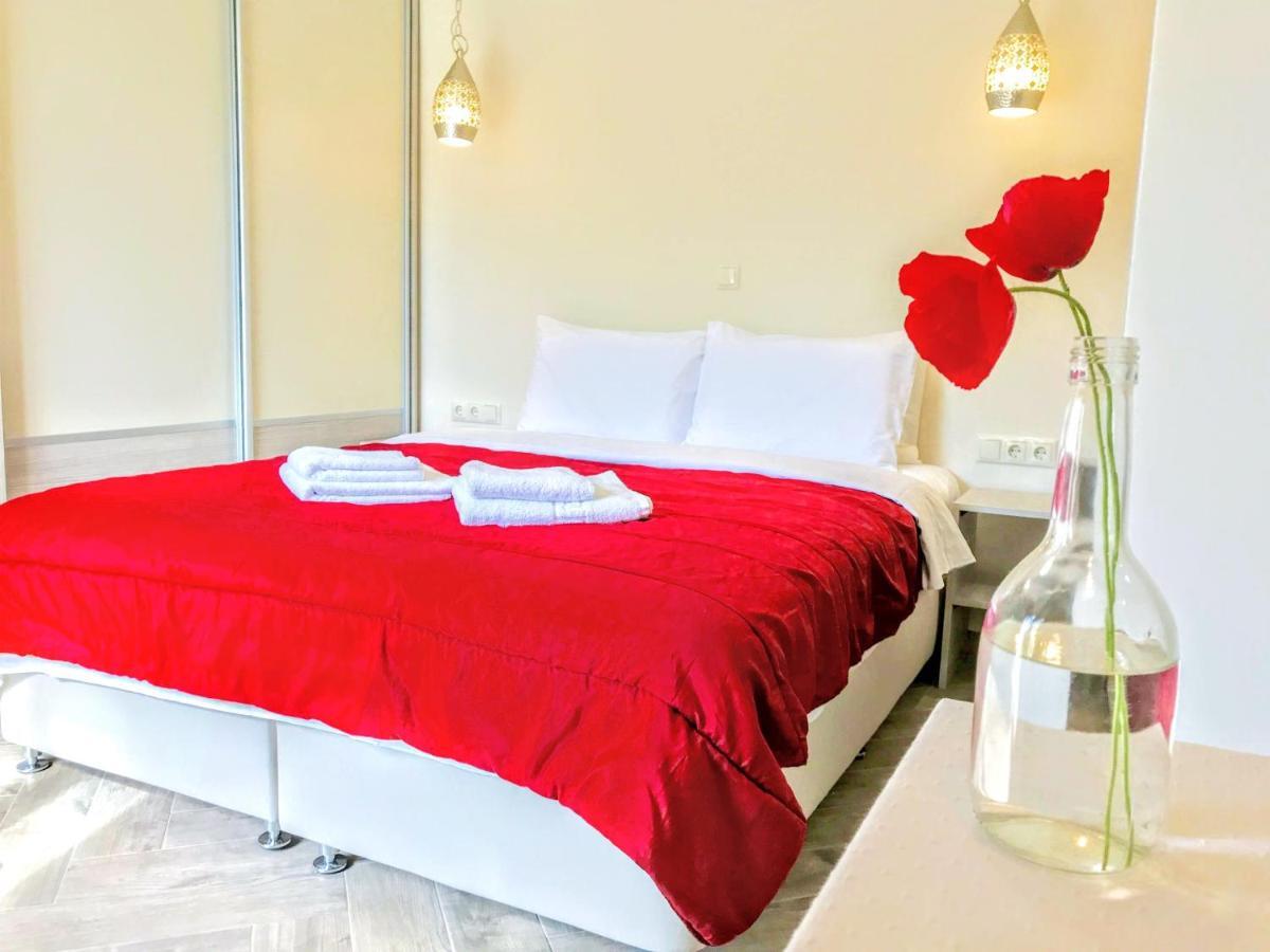 Semiramis Suites With Pool Kalamata Exterior foto
